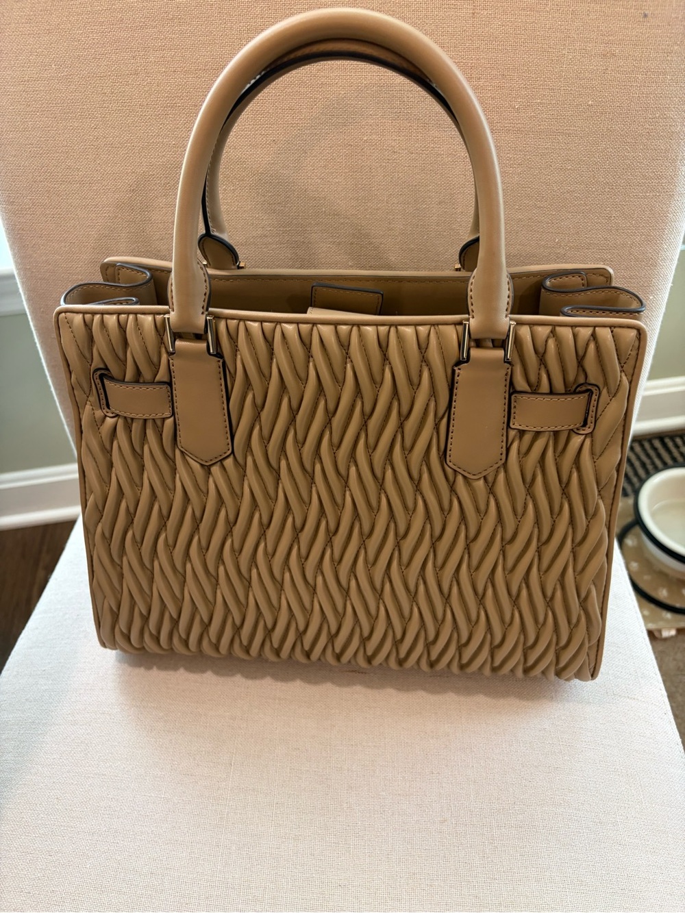 NWT Michael Kors Hamilton Medium Satchel Bag in Camel - Picture 3 of 4